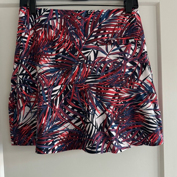 Tail Women's Curved Flounce 18'' Golf Skort Palm Isle/Night - Picture 2 of 3